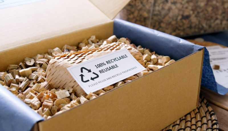 sustainable_packaing_with_instructions_to_reuse